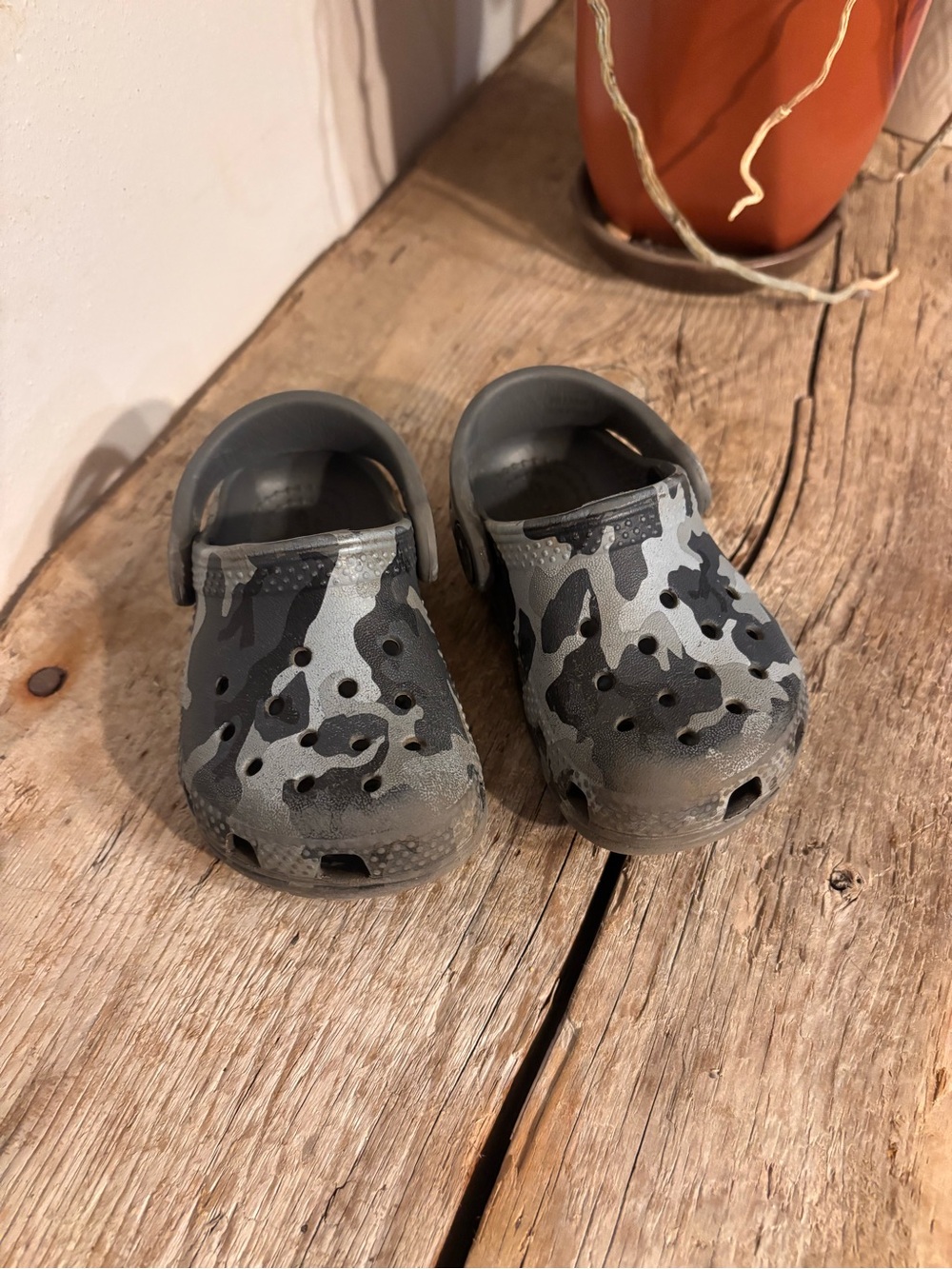 CROCS Kids Camo Slip-On Clogs - Gray & Black